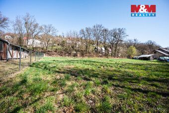 Prodej rovinatého stavebního pozemku 1500 m² v Napajedlech. 