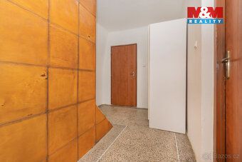 Nabízíme k prodeji prostorný rodinný dům 5+1 s pozemky a vel