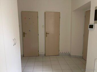 Nabízíme k prodeji prostorný byt o celkové rozloze 76,20 m2 