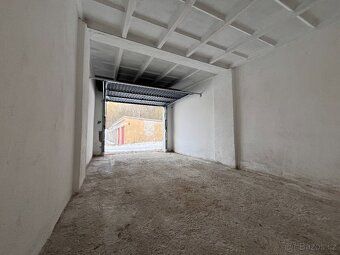 Nabízím k prodeji řadovou garáž č. 6163 o výměře 21 m², kter