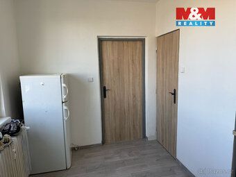 Nabízíme k pronájmu prostorný byt 3+1 o velikosti 72 m² v kl