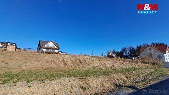 Nabízíme k prodeji pozemek v horách o výměře 537 m2 s výhled