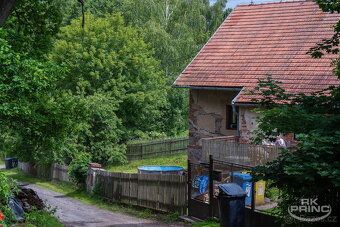Nabízíme rodinný dům s dispozicí 3+1, určený k rekonstrukci,