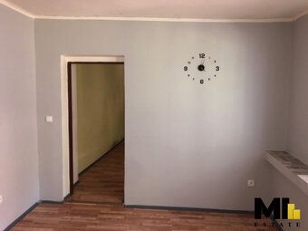 Nabízíme k prodeji 2/3 atraktivního rodinného domu s velkým 