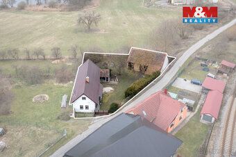 Tento rodinný dům o dispozici 2+1 s užitnou plochou 150 m² s
