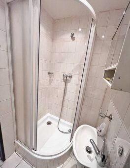 Nabízíme k pronájmu byt 1+kk o rozloze 20 m2 v Praze 15 - Ho