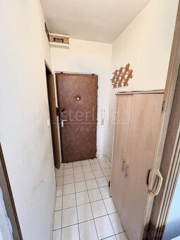 Nabízíme k pronájmu byt 1+kk o rozloze 20 m2 v Praze 15 - Ho