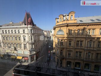 + poplatky. , pronájem kanceláře 17m², která se nachází ve č
