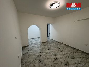 Nabízíme k pronájmu prostory o dispozici 3+kk v přízemí rodi