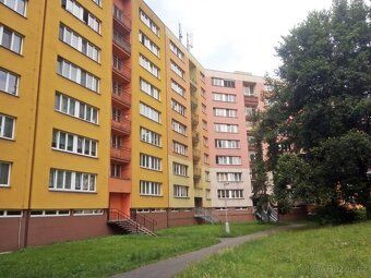 Nabízím k dlouhodobému pronájmu byt 1+kk v 7.NP osmipodlažní