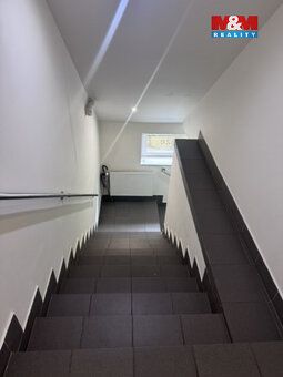 Pronájem komerčního prostoru 40 m² v centru Havířova. Jedna 