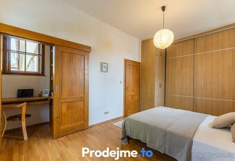 Ev.č. 100256 Designový interiér, krbová kamna a skrytá praco