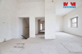 Nabízíme samostatně stojící nemovitost o 5 prostorných místn