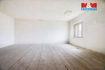 Nabízíme samostatně stojící nemovitost o 5 prostorných místn