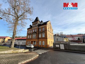 Nabízíme Vám k prodeji apartmán ve Vejprtech, který se nachá