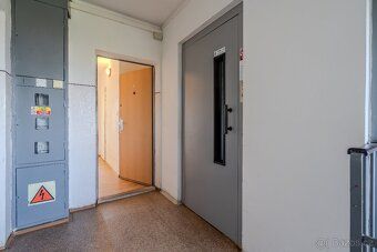 Nabízíme Vám v exkluzivním zastoupení k prodeji velmi světlý