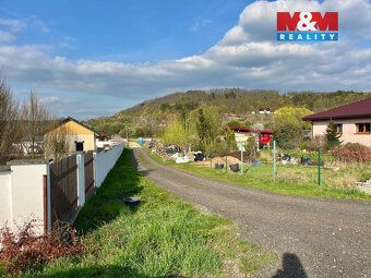 Nabízíme ke koupi rovinatý pozemek o výměře 1 500 m², situov