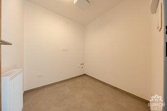 Naše společnost Vám nabízí k dlouhodobému pronájmu komerční 
