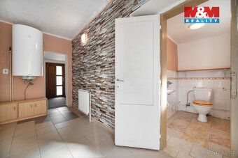 Nabízíme ke koupi rodinný dům s přilehlým pozemkem o celkové