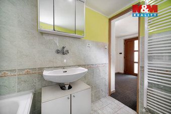 Nabízíme ke koupi rodinný dům s přilehlým pozemkem o celkové