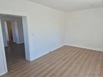 🏡 Pronájem bytu 2+1, 61 m² – Dvůr Králové nad Labem Nabízím 