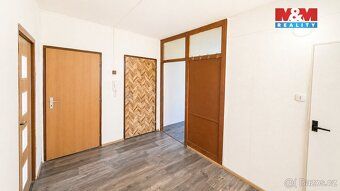 Nabízíme k pronájmu světlý byt po rekonstrukci ve 3. podlaží