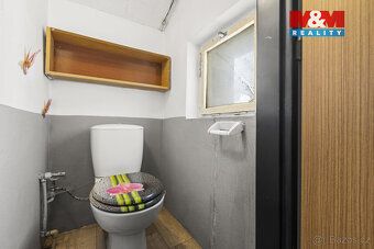Nabízíme k prodeji samostatně stojící rodinný dům v tiché a 