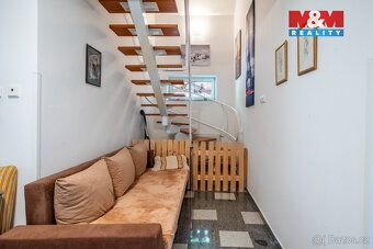 Nabízíme k prodeji prostorný rodinný dům o dispozici 6+1 v m