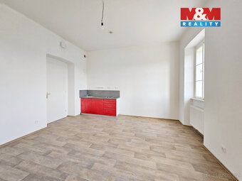 Nabízíme k pronájmu krásný rohový byt 1+kk, 32 m² v obci Stu