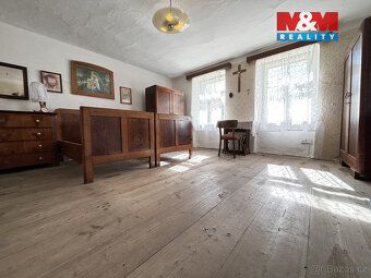 Prodej venkovského domu se stodolou a hospodářskými budovami