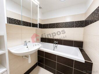 Nabízíme k pronájmu prostorný byt 3+kk o velikosti 62 m² s l