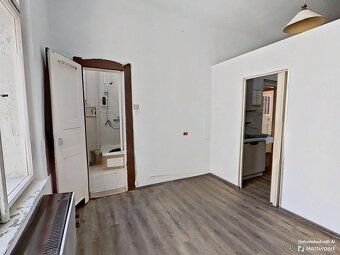 Ev.č. 00699 V zastoupení majitele nabízíme prodej bytu 2+1, 