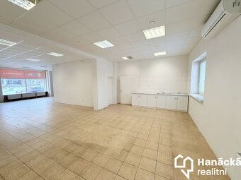 Nabízím k podnájmu obchodní prostor o celkové výměře 100 m²,