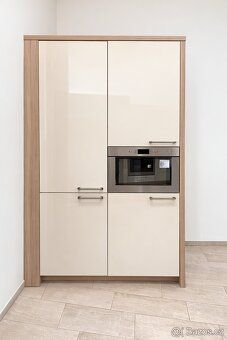 Nabízím k dlouhodobému pronájmu elegantní a kompletně zrekon