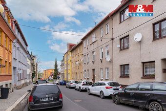 Nabízíme na prodej byt 1+1 ve vyvýšeném přízemí nedaleko cen