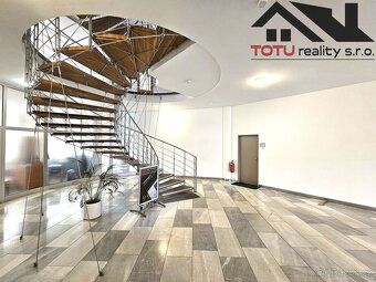 We offer for rent commercial space of 155 m2 in an attractive location on Palackého Street in Chrudim.