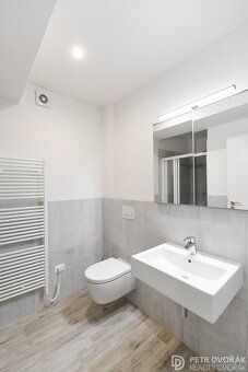 Ev.č. 00879 Pronájem moderního bytu 2+kk s terasou, Vinohrad