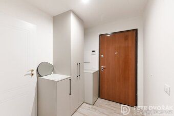 Ev.č. 00879 Pronájem moderního bytu 2+kk s terasou, Vinohrad