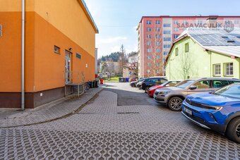 We offer exclusively for rent office space forming an entire upper floor of a building in…