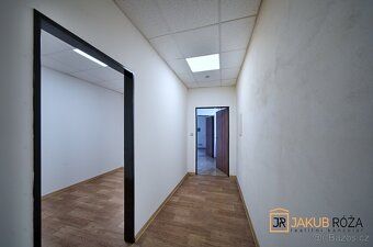 Dovoluji si Vám nabídnout pronájem komerčních prostor ve Vrc