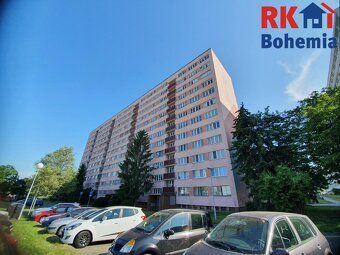 K pronájmu nabízíme prostorný a světlý byt 3+1 se dvěma lodž