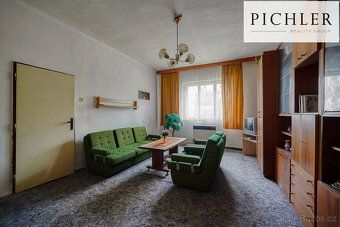 We offer for sale a family house in a quiet and picturesque part of the village