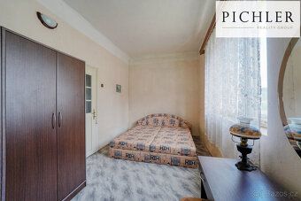 We offer for sale a family house in a quiet and picturesque part of the village