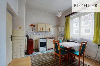 We offer for sale a family house in a quiet and picturesque part of the village
