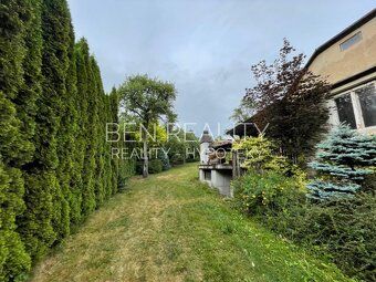 Spacious family house with large garden and building plot