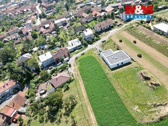 We offer for sale a building plot of 700 m² with southern exposure located in a quiet area of…