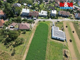 We offer for sale a building plot of 700 m² with southern exposure located in a quiet area of…