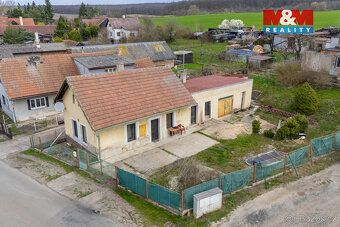 Nabízíme Vám k prodeji rodinný dům v klidné části obce Chrou