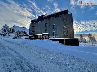 Includes ski-box and parking space, legal real estate service included.