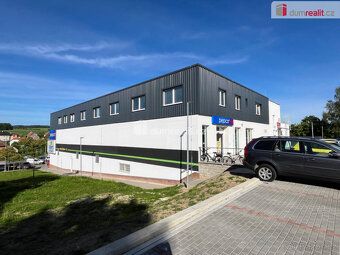 uvedená cena je bez energií, které činí 3.000 Kč/měs., Dumre